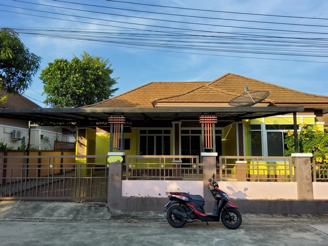 รายละเอียดเพิ่มเติม Code ID :  PSC00757  ราคาขาย   2,800,000  บาท- ขนาดพื้นที่ :   72.30 ตร.ว.- พื้นที่ใช้สอย :  208.00 ตร.ม.- จำนวนห้อง :   3 ห้องนอน 2 ห้องน้ำ - ที่จอดรถ :   1  คันพิกัดทรัพย์ :  https://maps.app.goo.gl/z7npSXbKcxuzr37g7    สถานที่ใกล้เคียง- ใกล้  วัดคลองทราย- ใกล้  วัดพลา- ใกล้   หาดพลา- ใกล้   ท่าอากาศยานนานาชาติอู่ตะเภา สอบถามเพิ่มเติม/นัดชมโทร. 097-419-5982(พลอย)โทร. 096-932-4624(ออมสิน)Line : @panaya (มี@ด้านหน้า)ปรึกษาสินเชื่อฟรี One Stop Service ดูแลตั้งแ