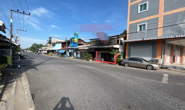 ขายบ้านตึกครึ่งไม้    อำเภอเวียงสระ สุราษฎร์ธานี (PKK02-14379)
