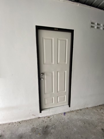 กรรมสิทธิ์ที่ดินพร้อมขายเพื่อคุณเป็นเจ้าของ  ขายหอพัก 60 วา. อ.เมือง จ.ปทุม  60 วา  9ห้องชั้นเดียว  พร้อมให้เช่าอยู่ เจริญมาก  ห้อง หอพักอยู่แถว ม.รังสิต อ.เมือง ปทุม 2.8ลบ. 60วา 