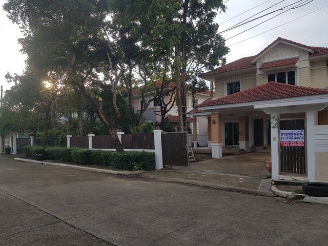 ขายบ้านเดี่ยว 97 ตร.วา ราคาขายขาดทุน 5,200,000 บาท ค่าใช้จ่ายวันโอนทั้งหมดคนละครึ่งหรือให้เช่า 18,000 บาท/เดือน  มบ. มณีรินทร์ เลค แอนด์ ปาร์ค ถนน 345 ต.บางคูวัด อ.เมือง จ.ปทุมธานี สนใจโทร  0968821857โปรพิเศษสุด  สามารถซื้อแบบผ่อนเจ้าของได้ขายบ้านเดี่ยว 2 ชั้น เนื้อที่ 97 ตร.ว. มี 3 ห้องนอน 3 ห้องน้ำ 5,200,000 บาท หรือให้เช่า 18,000 บาทต่อเดือน มบ. มณีรินทร์ เลค แอนด์ ปาร์ค อยู่ในเครือ แลนด์แอนด์เฮ้า