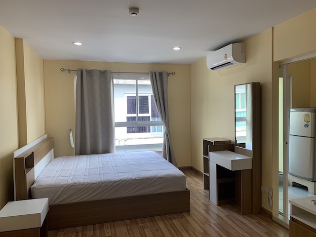 Regent Home 19 สงบ น่าอยู่ เป็นส่วนตัว ชั้น 8 BTS บางจาก ***บริการรับฝากขาย/เช่าบ้าน  คอนโด และให้คำปรึกษา สนใจติดต่อได้ตลอดเวลา*** สนใจรายละเอียดเพิ่มเติมหรือรูปภาพหรือนัดชมห้อง ติดต่อ เอกชัย (Aui)T. 089-799-5598 Line ID:  @auiauiaui001 ( เติม @ ด้านหน้า )แบบห้อง  1 ห้องนอน 1 ห้องน้ำ ขนาด 31 ตรม. ชั้น 8  อาคาร Bห้องใหม่สะอาด ตกแต่งสวยงาม พร้อมเข้าอยู่รายละเอียด--------------------------------------------------------------ราคาเช่า  :  8,000 บาทต่อเดือน--------