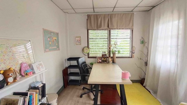 ขายหรือให้เช่าบ้านเดี่ยวใกล้สถานีรถไฟฟ้าแอร์พอร์ตลิงค์ลาดกระบัง โครงการมีทะเลสาบ ย่านกิ่งแก้ว41 โครงการหมู่บ้านจามจุรี