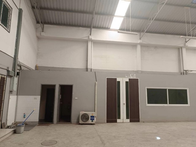 RK0350 ให้เช่าโกดัง 650 ตารางเมตร ถนนกิ่งแก้ว  ตำบล บางพลีใหญ่ อำเภอบางพลี สมุทรปราการ ติดต่อ : คุณเด่นชัย 09-8481-8989         :06-2839-4747 Line   :0984818989          : https://line.me/ti/p/ezz8HbMifz         : แอดไลน์ แคปหน้าจอสอบถามได้เลยครับโกดังกิ่งแก้ว  สมุทรปราการพื้นที่ 650 ตรารางเมตร-มีห้องออฟฟิต ภายใน 1 ห้อง-ห้องน้ำ 2 ห้องที่อยู่: ตำบล บางพลีใหญ่ อำเภอบางพลี สมุทรปราการ 10540เดือนละ 50,000 สัญญาเช่า 1ปีKing Kaew Warehouse, Samut PrakanArea 650 square meters-There is an office room in