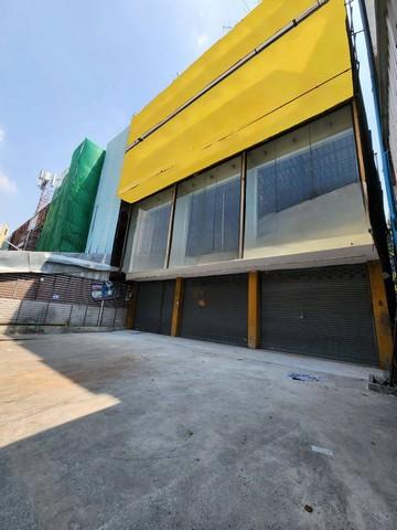 รหัสทรัพย์ R2944 ให้เช่า อาคารพาณิชย์ 4ชั้น 3คูหา ตีทะลุ ถนนสุขุมวิท ใกล้BTS แบริ่ง เหมาะกับหลายกิจการ