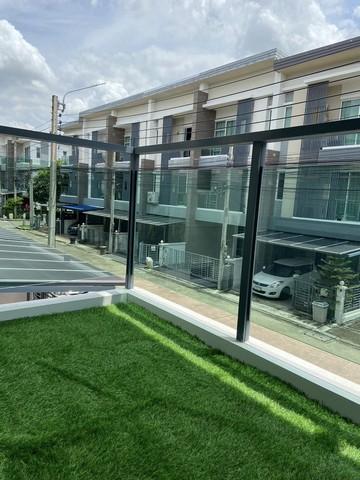 รหัสทรัพย์ R2942 ให้เช่า ทาวน์โฮม 3ชั้น โครงการทาวน์อเวนิว ศรีนครินทร์ อ่อนนุช บ้านหลังมุม