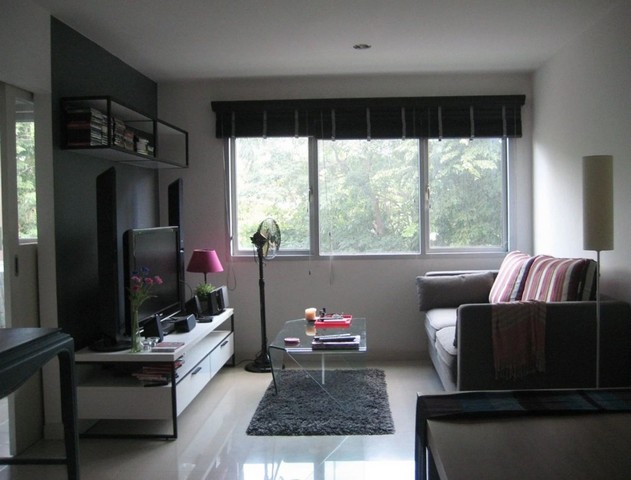 ขายห้องคอนโด วันทองหล่อ สเตชั่น ทำเลดีเดินทางง่าย ห่างจากสถานี BTS ทองหล่อเพียง 300 เมตร สิ่งอำนวยความสะดวกครบครันขายราคา 5,499,999 บาทขนาด 50 ตารางเมตร ชั้น4มี 1ห้องนอน 1 ห้อวน้ำห้องกว้าง ครัวแยก มีประตูปิด - พร้อม walk in closet - แถม แอร์ไดกิ้น 2 เครื่อง - เตาไฟฟ้าและเครื่องดูดควัน เดิน 5 นาทีถึงรถไฟฟ้า ขายเอง เฟอร์ในห้องราคาคุยได้สิ่งอำนวยความสะดวก- ห้องฟิตเนส, สวนสาธารณะ-  ลิฟต์�