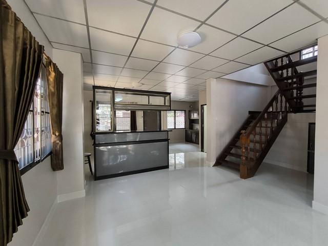 ให้เช่าบ้านเดี่ยว 2 ชั้น หมู่บ้านมณียา ซอยท่าอิฐ มีเฟอร์นิเจอร์ ใกล้รถไฟฟ้าสายสีม่วง