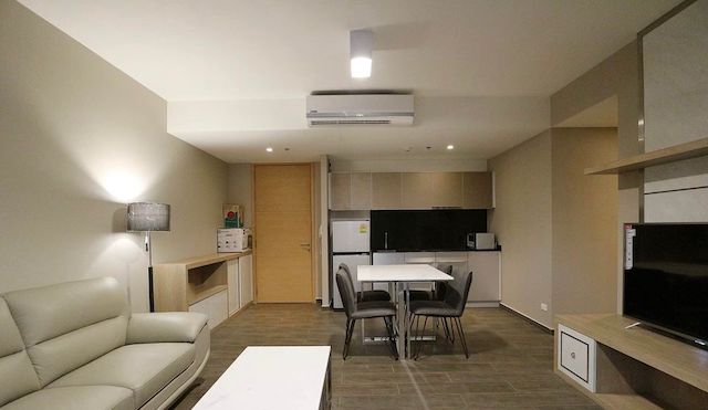 The Lofts Ekamai, spacious, safe, clean, 16th floor, BTS Ekamai.***Service for selling/renting houses, condos and giving advice. If interested, contact at any time***Interested in additional details or pictures or making an appointment to see the room?Contact Ekachai (Aui)T. 089-799-5598Line ID: @auiauiaui001 (add @ in front)Room type: 2 bedrooms, 2 bathroomsSize 74 sq m., 16th floorNew, clean room, beautifully decorated, ready to move in.details-------------------------------------------------- ------------Rental price: 53,000 baht per month-------------------------------------------------- ------------* Complete electrical appliances- Air conditioning- fridge- TV- washing machine-------------------------------------------------- ------------*Facilities worth using– Infinity Edge salt water swimming pool (with Jacuzzi)– Fitness and sauna– Garden and barbecue area– Lounge on the rooftop– Security guards and CCTV 24 hrs.-------------------------------------------------- ------