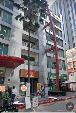 เช่าสำนักงานซอยสุขุมวิท 13 ถนนสุขุมวิท แขวงคลองเตยเหนือ เขตวัฒนา กรุงเทพฯรหัส TTR 1594 พื้นที่ 56  ตร.ม.650  บาทต่อตารางเมตรแหล่งรวมธุรกิจหลายประเภท อาทิมีพลาซ่า (ใช้ลิฟท์แก้ว ) มีร้านค้า ร้านอาหารไว้บริการ ไม่ว่าจะเป็น ร้านถ่ายเอกสาร โรงเรียนสอนภาษา ร้านกาแฟ ร้านข้าว เป็นต้นทางใกล้สถานีรถไฟฟ้า BTS นานาค่าไฟ 7.00 บาท/ยูนิต  ที่จอดรถ  2,500 บาท/เดือนค่าเช่า 36,400   ประกัน 3 เดือน ล่ว