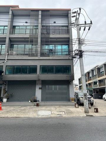 EPL-BR0068 ให้เช่าอาคารพาณิชย์ 3.5 ชั้น รามคำแหง 21 ใกล้ ม.รามคำแหง โครงการ The Prime ห้องมุม  3ห้องนอน 3ห้องน้ำ มีที่จอดรถ  3 คัน