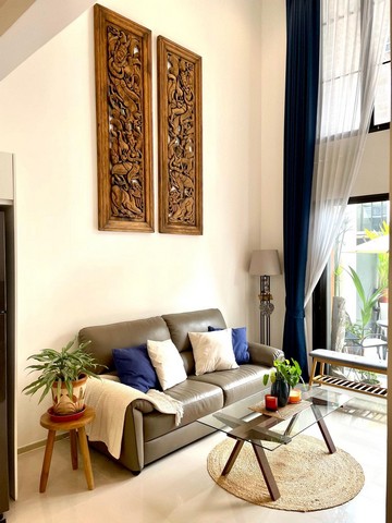 Shizen Pattanakarn 32 ( หมู่บ้านชิเซน พัฒนาการ 32 ) ทาวน์เฮาส์แต่งสวย lofty and cozy