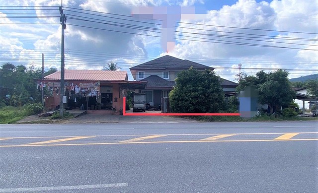 รายละเอียดเพิ่มเติมCode ID :    PKK02-14427ราคาขาย          10,475,000 บาท- ขนาดพื้นที่ :   152 ตร.ว (1 งาน / 52 ตร.ว) - พื้นที่ใช้สอย :     411 ตร.ม- จำนวนห้อง :    5 ห้องนอน 5 ห้องน้ำ- ที่จอดรถ :    1-2 คัน- บ้านเดี่ยว :      2 ชั้น- บ้านเดี่ยวหันทางทิศ : -- อายุอาคาร :    11 ปีพิกัดทรัพย์ :   https://maps.app.goo.gl/1T4xLxtZdn9PU1SW9สถานที่ใกล้เคียง- ใกล้ตลาดบ้านทรายขาว- ใกล้วัดทุ่งหวังใน- ใกล้โรงเรียนนิด้าศึกษา- ใกล้โรงเรียนเกาะแต้วพิทยาสรรค์สอบถามเพิ่ม�