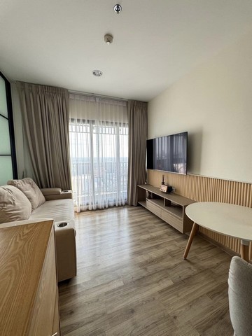 ให้เช่า คอนโด นิช โมโนเจริญนคร ห้องมุม วิวแม่น้ำ ผนังไม่ติดห้องอื่น ระเบียงทิศใต้ 1 ห้องนอน 1 ห้องน้ำ 1 ห้องนั่งเล่น ขนาด 35 ตร.ม. ชั้น 19 พร้อมเฟอร์+เครื่องใช้ไฟฟ้าครบผ้าม่าน 2 ชั้น ทั้งห้องนั่งเล่นและห้องนอนรายการเครื่องใช้ไฟฟ้า- แอร์ 2 ตัว- ตู้เย็น 2 ประตู- เครื่องทำน้ำอุ่น- เครื่องซัก/อบผ้า- ทีวี 55 นิ้ว พร้อมขายืดหด ปรับเอียงซ้ายขวาได้- สิทธิ์จอดรถยนต์ 1 คัน- สิทธิ์จอ