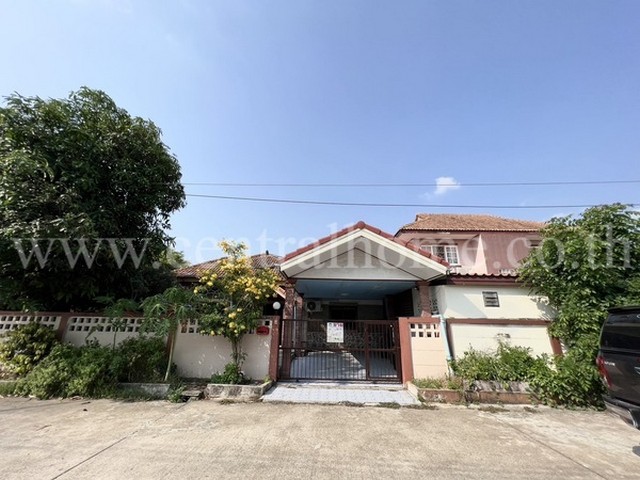 รหัสทรัพย์ 4195บ้านเดี่ยว หมู่บ้าน คันทรีพาร์ค 15 สามโคก - ปทุมธานีที่ตั้ง : ถนนสามโคก ตำบลบางเตย อำเภอสามโคก ปทุมธานี 12160รายละเอียดทรัพย์ - เนื้อที่ 76 ตร.ว. พื้นที่ใช้สอย 120 ตร.ม.- 3 ห้องนอน 2 ห้องน้ำ 1 ห้องครัว - 1 ห้องรับแขก 1 จอดรถ - พื้นล่างกระเบื้องสิ่งอำนวยความสะดวก - สนามเด็กเล่น สวนสาธารณะทำเลใกล้เคียง - ใกล้โลตัส ปทุม, แม็คโคร ปทุม- ตลาดอิงน้ำสามโคก, ศาลาว่าการจังหวัดปท