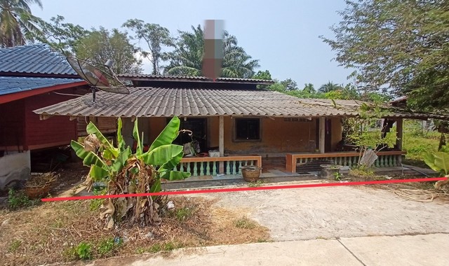 รายละเอียดเพิ่มเติมCode ID :    PKK02-14398ราคาขาย        1,051,000 บาท- ขนาดพื้นที่ :    151 ตร.ว (1 งาน / 51 ตร.ว) - พื้นที่ใช้สอย :      148 ตร.ม- จำนวนห้อง :    2 ห้องนอน 1 ห้องน้ำ- ที่จอดรถ :    1-2 คัน- บ้านครึ่งตึกครึ่งไม้  :      2 ชั้น- บ้านครึ่งตึกครึ่งไม้หันทางทิศ : -- อายุอาคาร :    19 ปีพิกัดทรัพย์ :  https://maps.app.goo.gl/gHwjvEQGMJLBLV3q7สถานที่ใกล้เคียง- ใกล้โลตัส โกเฟรช แยกลำไพล สงขลา - ใกล้โลตัส โกเฟรช เทพา สงขลา- ใกล้โรงพยาบาลเทพา - ใกล้โรงเ