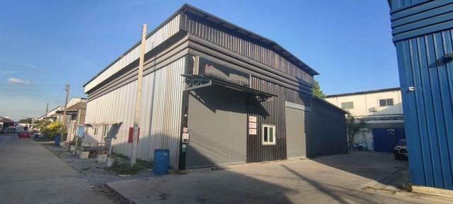 BST571 ให้เช่าโกดัง พร้อมออฟฟิศ ถนนเทพารักษ์ กม.11 รถคอนเทนเนอร์เข้าได้ ไฟฟ้า3 เฟส  เนื้อที่ 440 ตารางเมตร 2 ห้องนอน 2 ห้องน้ำ