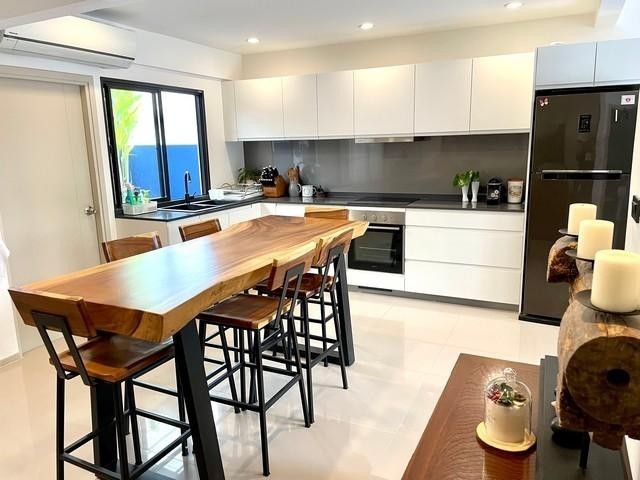 POR3645 ให้เช่า ทาวน์เฮาส์ 3.5 ชั้น หมู่บ้าน ชิเซน Shizen Phatthanakan พัฒนาการ 32 ใกล้สถานี BTSอ่อนนุช