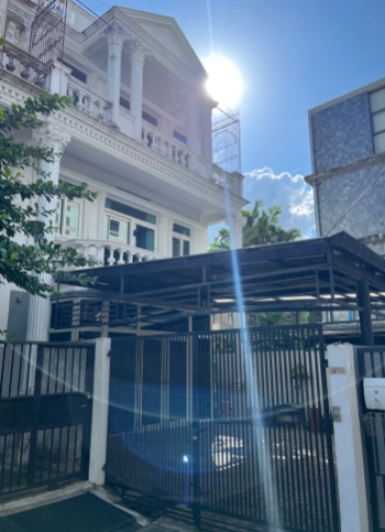ให้เช่าทาวน์โฮม3 ชั้น เนื้อที่ 45 ตรว ย่านพระโขนง อ่อนนุช ใกล้เอกมัย ทองหล่อ
