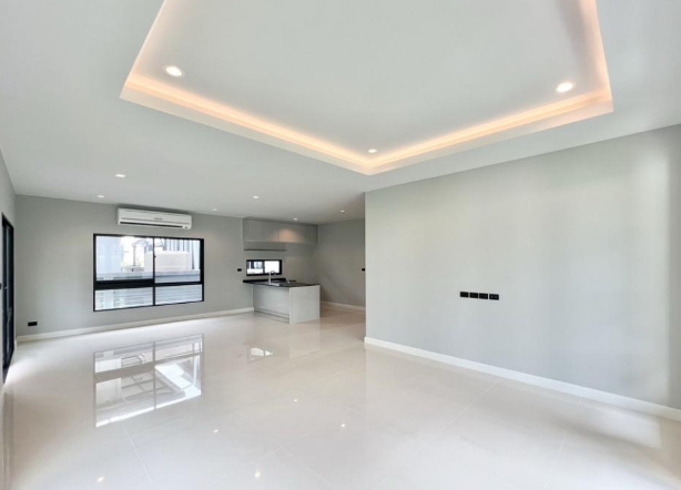 ขายบ้านเดี่ยว 2 ชั้น เศรษฐสิริ-พระราม5 เนื้อที่ 119 ตรว มี 4 ห้องนอน 4 ห้องน้ำ บ้านใหม่