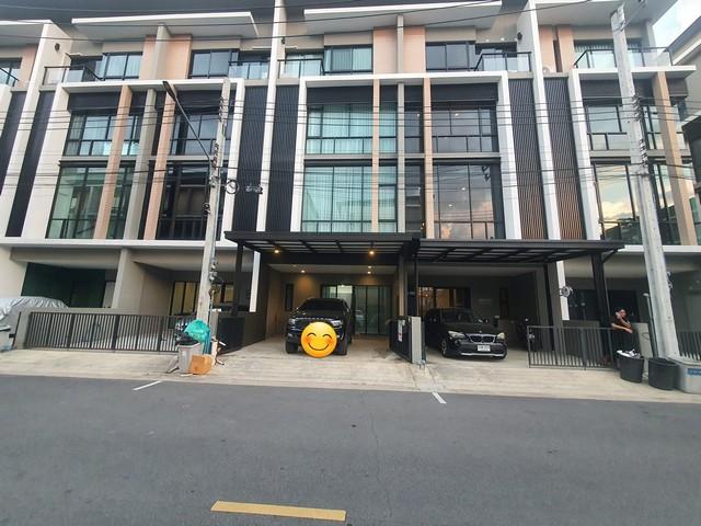 ให้เช่าโฮมออฟฟิศ 4 ชั้น 265 ตรม. โครงการ Premium Place เกษตร-นวมินทร์ ถนนสุคนธสวัสดิ์ ใกล้โรงเรียนสตรีวิทยา2