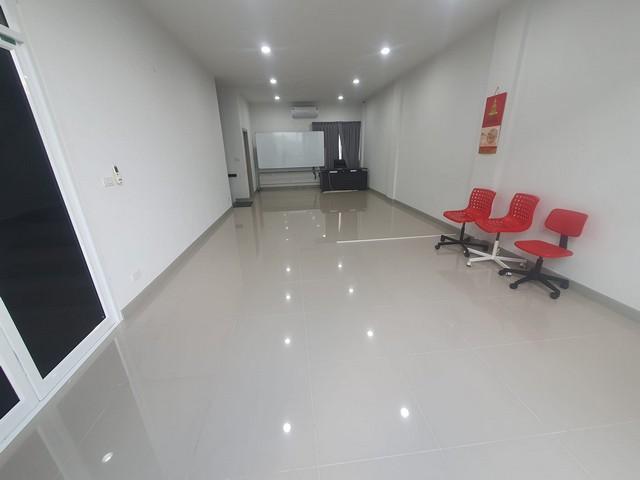 ให้เช่าโฮมออฟฟิศ 4 ชั้น 265 ตรม. โครงการ Premium Place เกษตร-นวมินทร์ ถนนสุคนธสวัสดิ์ ใกล้โรงเรียนสตรีวิทยา2