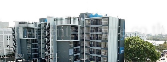 รหัสทรัพย์ : 4033เจ คอนโด พระราม 2 ( J Condo Rama 2 )พร้อมผู้เช่า หมดสัญญาเดือน มิถุนายน 2566ที่ตั้ง : พระรามที่ 2 ซอย 54 แยก 2 แขวงแสมดำ เขตบางขุนเทียน กรุงเทพมหานคร 10150รายละเอียดทรัพย์- พื้นที่ 26.37 ตร.ม อยู่ชั้นที่ 3 อาคาร A ขายถูกที่สุดในโครงการ ห้องสวยพร้อมอยู่- ห้องนอน : 1 ห้อง - ห้องน้ำ : 1 ห้อง - ห้องรับแขก : 1 ห้อง- ที่จอดรถ : 1 คัน - ประกอบด้วยอาคารสูง 8 ชั้น 3 ตู้เสื้อผ้าบิ้วอิน , เคาว์นครัวบิ้ว