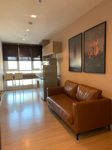 Rhythm Sathorn, nice, safe, clean, 6th floor, BTS Saphan Taksin.***Service for selling/renting houses, condos and giving advice. If interested, contact at any time***Interested in additional details or pictures or making an appointment to see the room?Contact Ekachai (Aui)T. 089-799-5598Line ID: @auiauiaui001 (add @ in front)-------------------------------------------------- -----------Room type: 1 bedroom, 1 bathroomSize 35 sq m., 6th floorNew, clean room, beautifully decorated, ready to move in.details-------------------------------------------------- ------------Rental price: 18,000 baht per month-------------------------------------------------- ------------*Facilities worth using- Double Volume Lobby, 2 separate buildings.- Salt system swimming pool, 2 separate buildings- Jacuzzi pool, 2 separate buildings- Fitness + sauna, 2 separate buildings-------------------------------------------------- ------------*Nearby important places (Based on information from Google Map)- Asiatique t