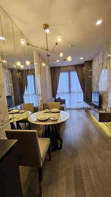 Ashton Asoke, beautiful view, clean, livable, 12th floor, BTS Asoke.***Service for selling/renting houses, condos and giving advice. If interested, contact at any time***Interested in additional details or pictures or making an appointment to see the room?Contact EkachaiT. 089-799-5598Line ID: @auiauiaui001 (add @ in front) (Agent Post)-------------------------------------------------- ------------Room type: 1 bedroom, 1 bathroomSize 30 sq m., 12th floorClean room, beautifully decorated, ready to move in.details-------------------------------------------------- ------------Rental price: 30,000 baht per month-------------------------------------------------- ------------*Facilities worth using- Social Club- Sauna room- library- Fitness- Sky Lounge-------------------------------------------------- ------------*Nearby important places (Based on information from Google Map)- BTS Asoke- EMQUATIER/ EMPORIUM/ EMSPHERE- Interchange Tower- The Westin Grande Sukhumvit Bangkok Hotel- Bumrungrad H