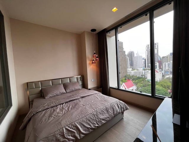 The Esse Asoke, nice, peaceful, safe, 12th floor, BTS Asoke.***Service for selling/renting houses, condos and giving advice. If interested, contact at any time***Interested in additional details or pictures or making an appointment to see the room?Contact Ekachai (Aui)T. 089-799-5598Line ID: @auiauiaui001 (add @ in front)Room type: 1 bedroom, 1 bathroomSize 46.2 sq m., 12th floorNew, clean room, beautifully decorated, ready to move in.details-------------------------------------------------- ------------Rental price: 39,500 baht/month-------------------------------------------------- ------------*Facilities worth using- 10th Floor- Sculpture court, central garden on the 10th floor- 33rd Floor- Panoramic swimming pool with childrens pool Swimming pool and Jacuzzi- Fitness room with standard equipment- Golf Simulator- 43rd Floor- The Esse Residence Lounge- library- Business Center and small, medium, and large conference rooms.- Skyscraper deck, central garden, 43rd floor-----------------