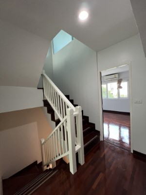 ให้เช่าโฮมออฟฟิศ3.5ชั้น4นอน4น้ำแอณื 6เครื่องใกล้BTSอ่อนนุช600ม