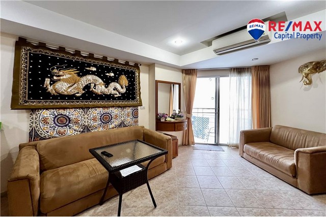 ขายสตูดิโอพร้อมเฟอร์นิเจอร์ในจอมเทียนบีชคอนโดมิเนียมคุณสมบัติที่สำคัญ:✅ 30 ตรม.✅ สตูดิโอ,✅ อาคาร A1,✅ เฟอร์นิเจอร์ครบ,✅ ชั้น 2,✅ กรรมสิทธิ์ในต่างประเทศ✅ วิวเมือง,ค่าโอน 50/50,ค่าบำรุงรักษา 15 บาท/ ตรม                                                                                            