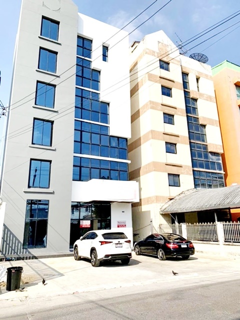 ตลาดบองมาร์เช่ ให้เช่าโฮมออฟฟิศ 6 ชั้น 400ตรว. วิภาวดีรังสิต35-48  694ตรม. 6ห้อง 6น้ำ 5จอดรถ มีลิฟต์ ทำเลดี BTS เสนานิคม