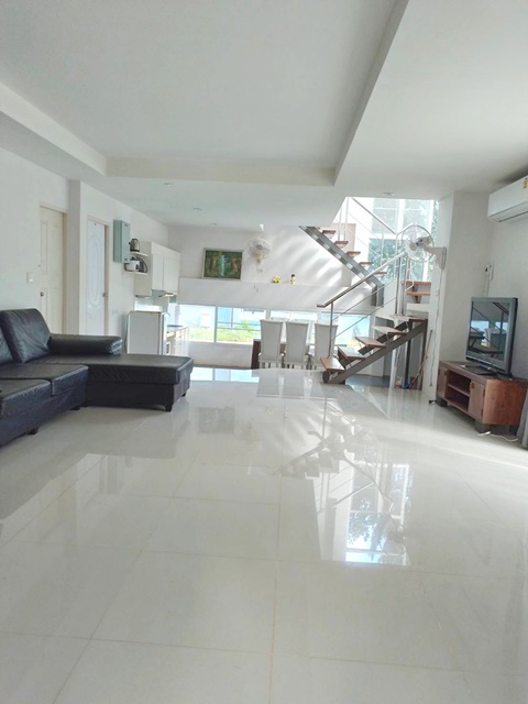 เขาใหญ่ หลวงปู่ทวด  เฟอร์เครื่องใช้ฟฟ้าครบ วิวธรรมชาติ 3นอน ให้เช่าพูลวิลล่า 2 ชั้น 82ตรว.188ตรม. 4น้ำ 4แอร์ เขาใหญ่ดาวเทียม