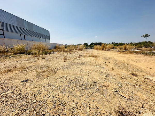 ขายที่ดิน 1 ไร่ ลาดกระบัง ใกล้สนามบินสุวรรณภูมิ อยู่ในซอยตาแม็กซ์ ถนนลาดกระบัง