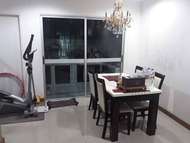 บ้านใหม่มากเหมือนซื้อบ้านมือหนึ่ง เฟอร์นิเจอร์ครบ วิวด้านหน้าติดสวนสาธารณะ