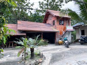 อย่าพลาดโอกาสนี้ ติดต่อเราวันนี้เพื่อนัดชมเพิ่มเติม!   บ้าน 1 ห้องนอน 1 ห้องน้ำ - พื้นที่ให้เช่า พื้นที่ทำธุกิจ #ว่างให้เช่า #FORRENT #AVAILABLE ***พร้อมเฟอร์นิเจอร์ ทั้งหมด***ตั้งอยู่ทำเลที่ดีเยี่ยม ใกล้หาดเชิงมนต์ ใกล้โรงแรมHYATT ต.บ่อผุด อ.เกาะสมุย จ.สุราษฏร์ธานี เนื้อที่ 82 ตารางวา มีพื้นที่จอดรถได้หลายคันเหมาะสำหรับทำธุรกิจร้านอาหาร คาเฟ่ราคาเช่าเริ่มต้น 25,000 - 28,000 บาท/เดือน(เ