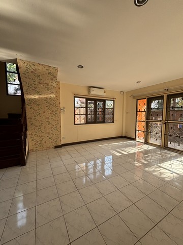 ขายหรือให้เช่าบ้านเดี่ยว หมู่บ้านประภาวรรณ โฮม 2  ใกล้ รร นานาชาติบรอมโกรว สุวินทวงศ์ 28