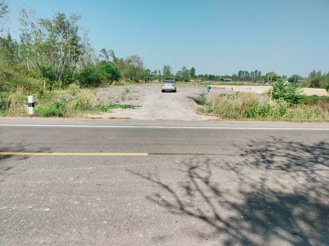 CK089มีของดีมาปล่อย ที่สวยๆ ใกล้ทะเล ติดถนนเฉลิมบูรพาชลทิศที่ดินปรับถมแล้ว รังวัด ปักหมุด เรียบร้อยแล้วเนื้อที่ 1 ไร่หน้ากว้างติดถนน 22 เมตร ลึก 77 เมตรมีแนวเขตชัดเจน รูปทรงสี่เหลี่ยมสวยใกล้รีสอร์ท ใกล้หมู่บ้านร็อคการ์เด้นใกล้อนุสาวรีย์สุนทรภู่เพียง 2.9 กม.ใกล้ทะเลหาดน้ำแดง 1.5 กม.ห่างจากหาดแหลมแม่พิมพ์ 4.7 กม. ขายเพียง 2.98 ล้าน ฟรีโอนสนใจสอบถามเพิ่มเติม0618192224 น้องขิ