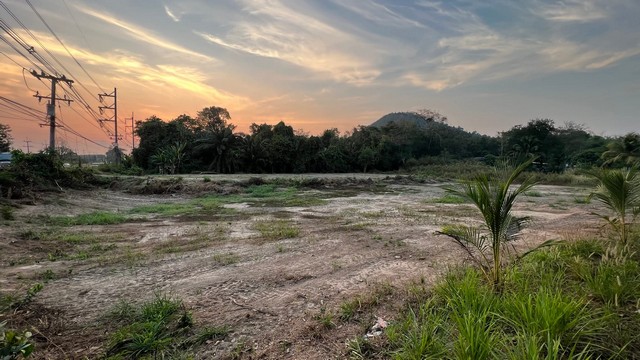 ที่ดินติดถนนหมายเลข3 ใกล้หาดสวนสน เมือง จ.ระยอง 2 ไร่