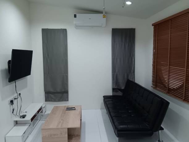 ขายด่วน 1.95 ล้าน 30.4 ตรว. 2 นอน 2 น้ำ ใกล้โรงเรียนมงฟอร์ตมัธยม โซนท่าศาลา​ อ.เมือง รีโนเวทใหม่ทั้งหลัง เฟอร์นิเจอร์ครบ พร้อมเข้าอยู่