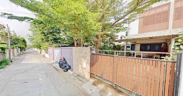 ลาดพร้าว48 สุทธิสาร MRTรัชดาภิเษก18-22 ให้เช่าทาวน์โฮมใหญ่มาก 3ชั้น 27ตารางวา  สายสีเหลืองภาวนา 200 ตร.ม. บุญถาวร 3นอน 4แอร์