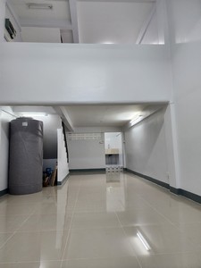 ขายตึกแถว 17 ตร.วา แต่งใหม่ ถ.นนทรี ใกล้ โลตัสพระราม3 เพียง 300ม. ค้าขายได้