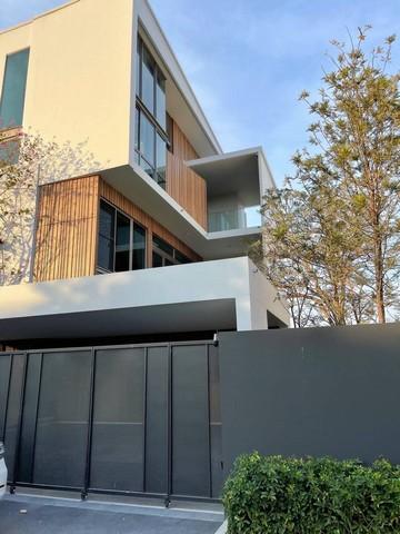 ให้เช่าบ้านเดี่ยว3ชั้นโครงการวีเว่พระราม9พร้อมเฟอร์นิเจอร์ ใกล้เดอะไนน์พระราม 9อนุญาตให้เลี้ยงสัต