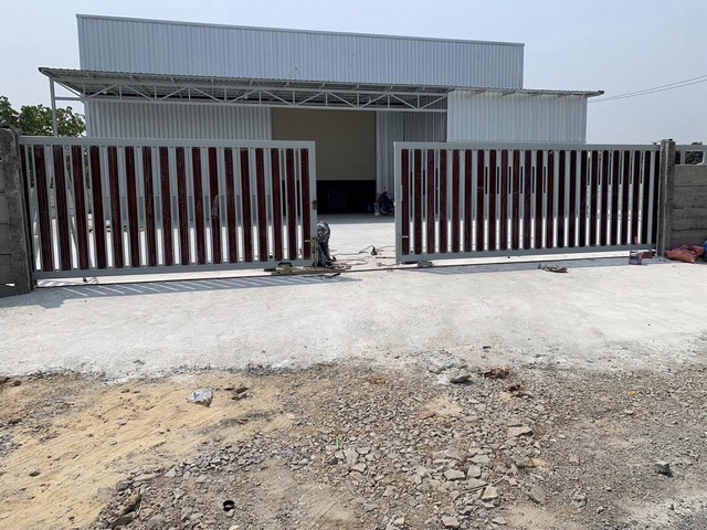 ให้เช่าโกดังใหม่พร้อมใช้งาน  ต.คลองห้า อ.คลองหลวง จ.ปทุมธานีรหัส TTR 1601รายละเอียด- ขนาด 1 ไร่ - พื้นที่ใช้สอย รวม 500 ตร.ม.ราคาเช่า 150 บาท/ ตรม- หน้ากว้าง 20 ม. ลึก 25 ม. สูง 8 ม.- 1 ออฟฟิศ พร้อมห้องน้ำในตัว- ไฟ 3 เฟส - น้ำปะปา พร้อมใช้งาน- พร้อมที่จอดรถ- เหมาะสำหรับทำโรงงาน คลังสินค้า- รถใหญ่ 6-10 ล้อ Container เข้าได้ค่าเช่า 75,000 บาท ประกัน 2 เดือน  ล่วงหน้า 1 เดือนสนใจติดต่อ คุณต๋อย   086 - 5427078ID:LINE 0865427078             