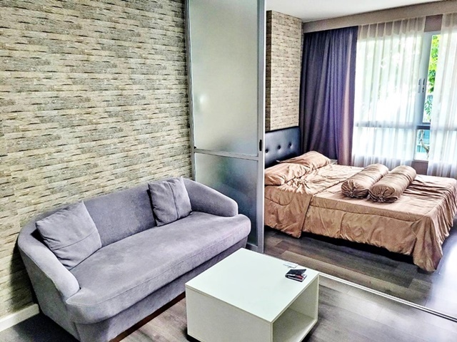  รร.นวมินทราชินูทิศ  ม.อัสสัมชัญ บางนา ให้เช่าคอนโด 1 ห้อง ชั้น 2 อาคาร D 31ตรม.1นอน 1น้ำ  1แอร์ เฟอร์ครบ ทำเลดี ติดถนนใหญ่