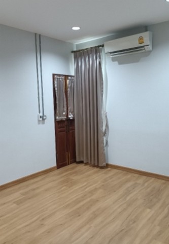 N4568ให้เช่าบ้าน ใกล้เดอะมอลล์บางกะปิ หมู่บ้านสินธร ซอย 25 มี 2 ห้องนอน 2 ห้องน้ำ