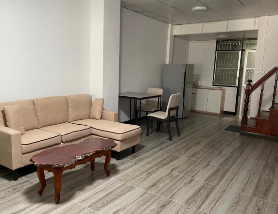 ให้เช่าทาวน์โฮม หมู่บ้านนารีนคร3 รัตนาธิเบศร์15 ใกล้MRT บางกระสอ