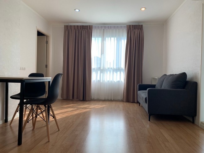 sss280 ขาย คอนโด ลุมพินี วิลล์ สุขุมวิท 77 (2)  LUMPINI VILLE SUKHUMVIT 77 (2) ที่ตั้ง ถนนสุขุมวิท 77 (อ่อนนุช) แขวงสวนหลวง เขตสวนหลวง กทม.2ห้องนอน 2ห้องน้ำ ขนาด 46.04 ตารางเมตรขายห้องเปล่า มีเฟอร์นิเจอร์ดังนี้ แอร์3เครื่อง โซฟา ตู้ว่างของ ม่าน ชั้น 4 ตึก B1สถานที่สำคัญใกล้เคียง1. Big C อ่อนนุช2. Tesco Lotus อ่อนนุช3. โรงเรียนภักดีวิทยา4. วัดมหาบุศย์สิ่งอำนวยความสะดวก– สระว่ายน้ำ  – ฟิตเนส– ร้านสะดวกซื้อ เซเว่น-