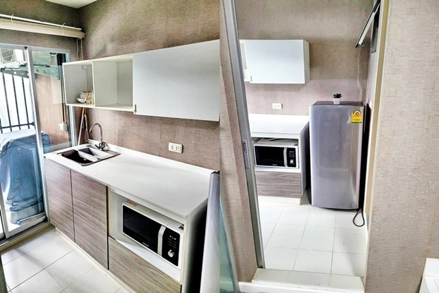 ม.อัสสัมชัญ บางนา ให้เช่าคอนโด 1 ห้อง ชั้น 2  รร.นวมินทราชินูทิศ อาคาร D 31ตรม.1นอน 1น้ำ  1แอร์ เฟอร์ครบ ทำเลดี ติดถนนใหญ่