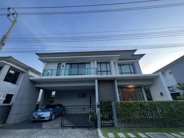 RHT1438ให้เช่าบ้านเดี่ยวย่านถนน บางกรวย-กรุงนนท์  The city ราชพฤกษ์-สวนผัก เนื้อที่  82.4 ตร.ว พื้นที่ใช้สอย 309 ตร.ม 4 ห้องนอน 5 ห้องน้ำ (มีห้องสำหรับผู้สูงวัย) จอดรถได้3คันสนใจติดต่อคุณเจี๊ยบ 092-851-6969LIne:keti2522ทิศ: เหนือ ราคาเช่า 75,000 บาทต่อเดือน   ลดจาก80K ค่าประกัน 2 เดือน ล่วงหน้า 1 เดือนที่อยู่: ถนน บางกรวย-กรุงนนท์ ตำบล มหาสวัสดิ์ อำเภอบางกรวย นนทบุรี 11130มีพื้นที่ข้างบ้าน เหมาะกับการอยู่เ